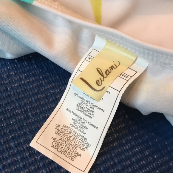 Leilani 1 Piece - Picture 3 of 4